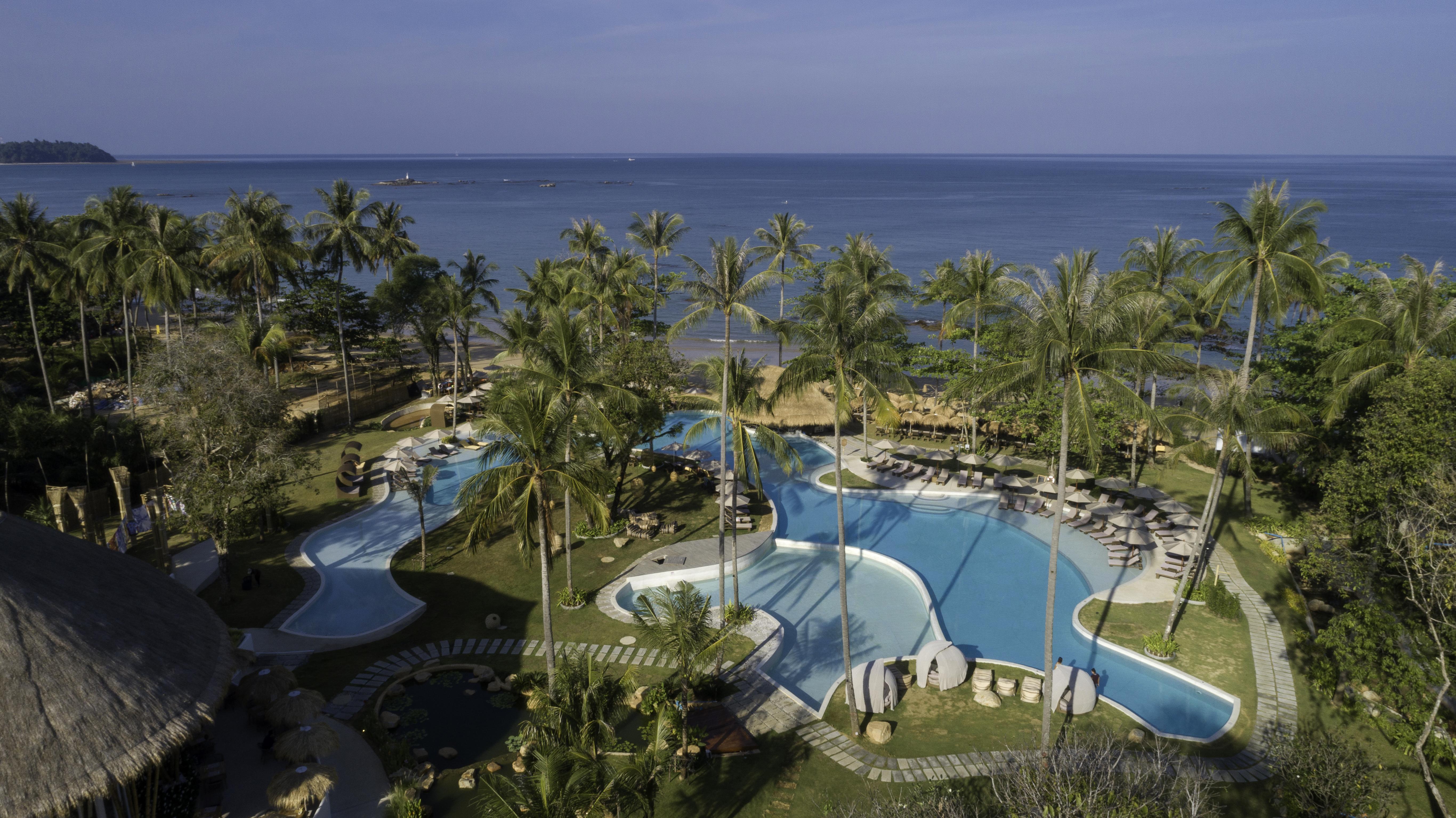 Eden Beach Khaolak Resort And Spa A Lopesan Collection Hotel - Sha Extra Plus Khao Lak Bagian luar foto The pool at the resort