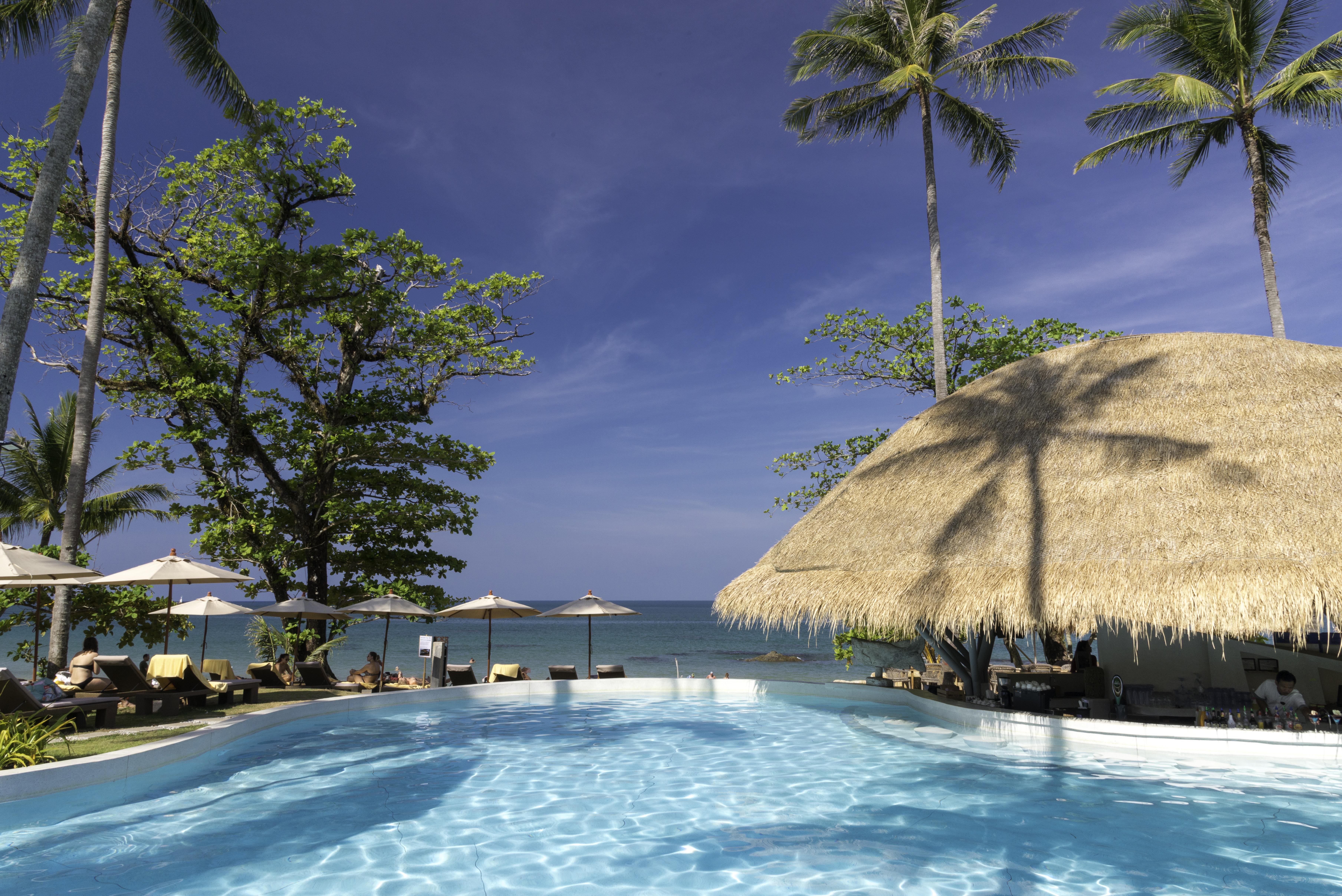 Eden Beach Khaolak Resort And Spa A Lopesan Collection Hotel - Sha Extra Plus Khao Lak Bagian luar foto The swimming pool at the resort