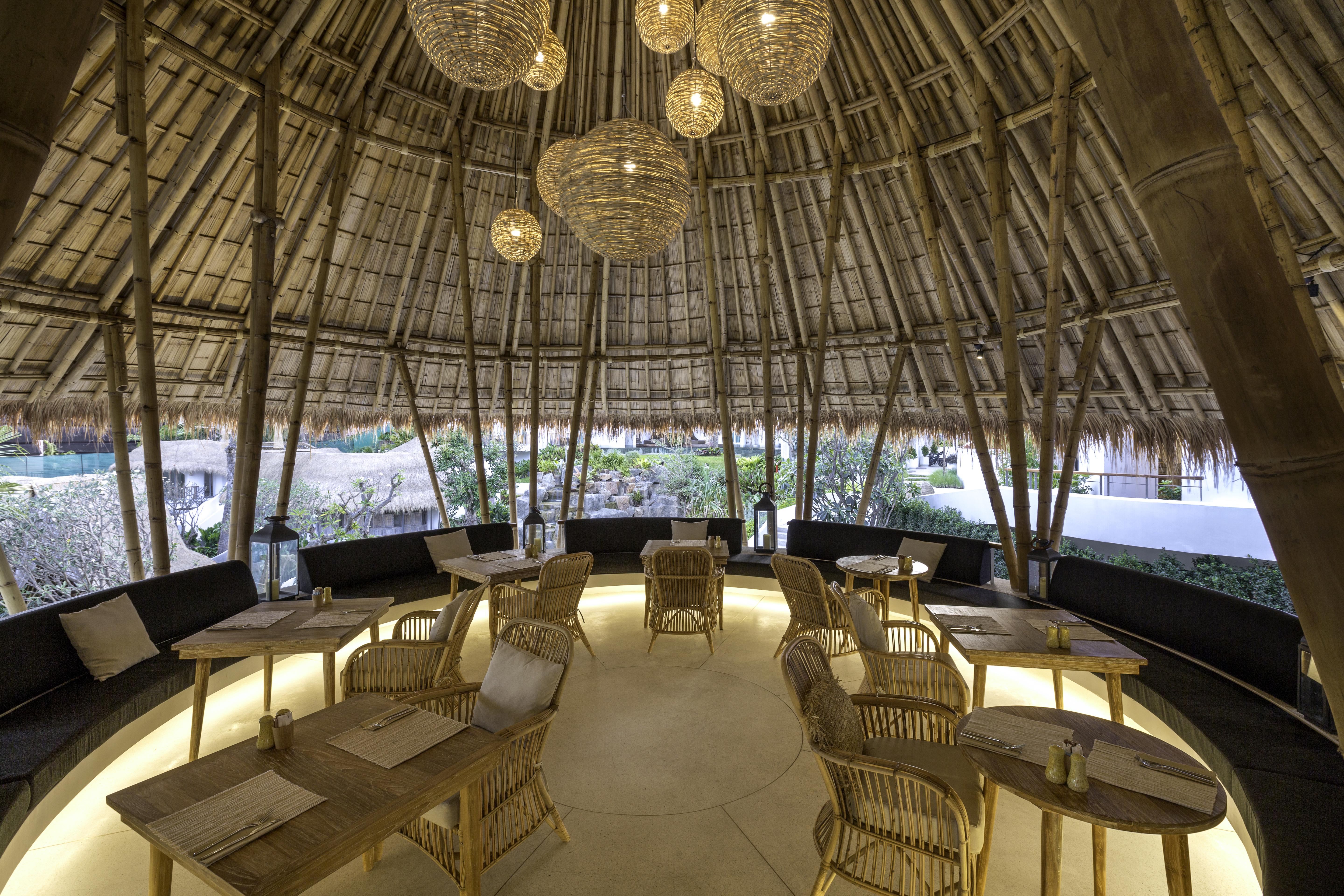 Eden Beach Khaolak Resort And Spa A Lopesan Collection Hotel - Sha Extra Plus Khao Lak Bagian luar foto The interior of the restaurant