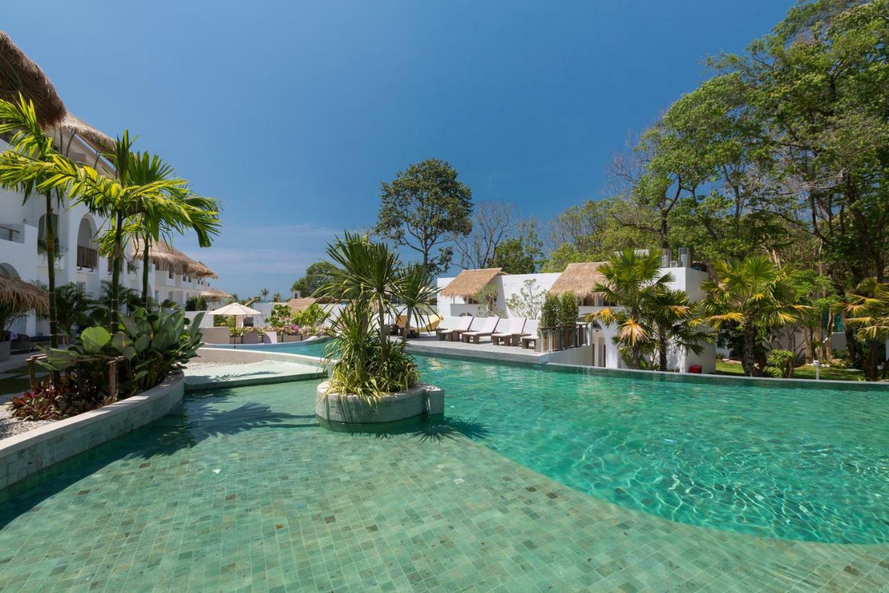 Eden Beach Khaolak Resort And Spa A Lopesan Collection Hotel - Sha Extra Plus Khao Lak Bagian luar foto The swimming pool at the resort