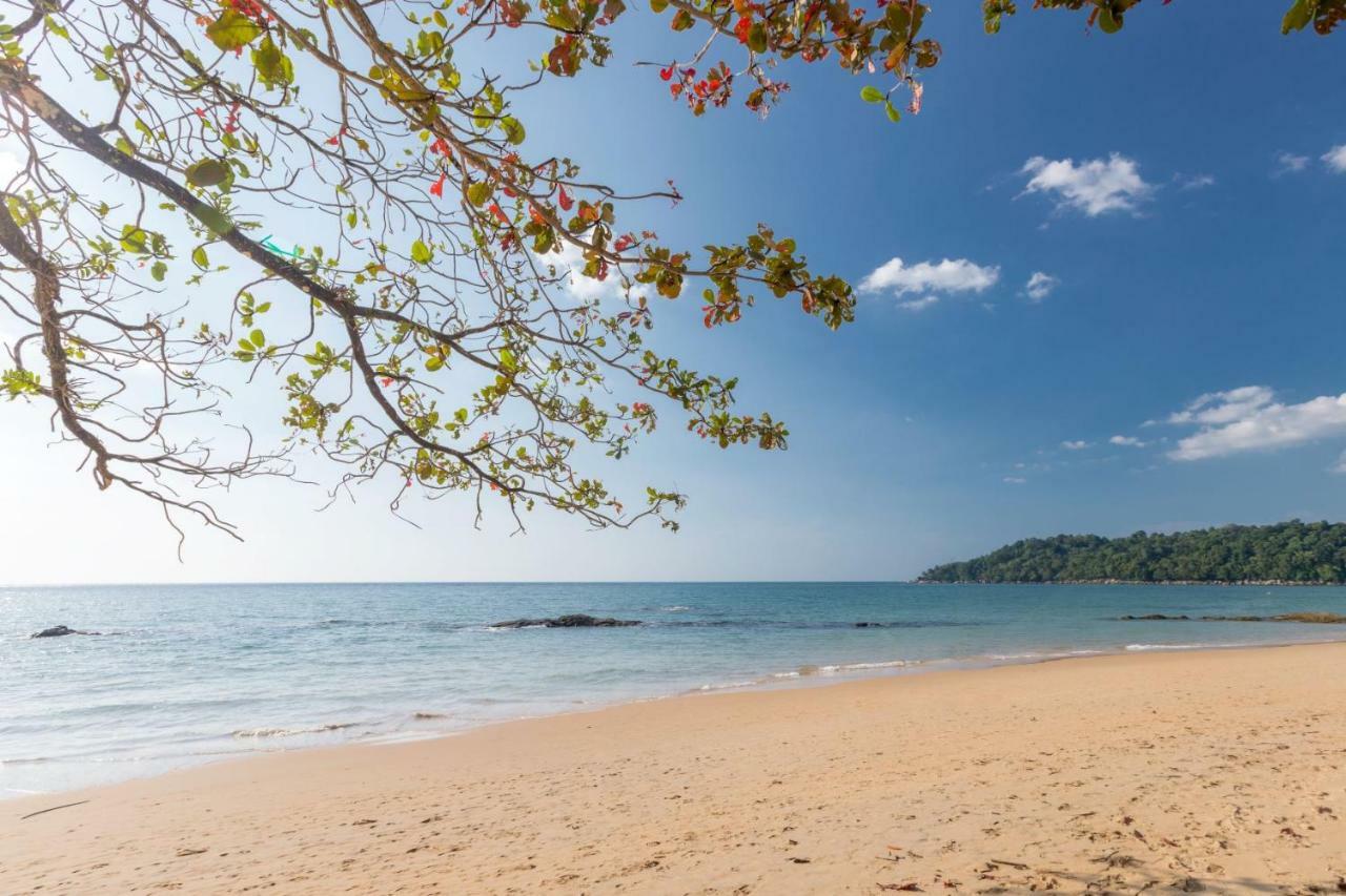 Eden Beach Khaolak Resort And Spa A Lopesan Collection Hotel - Sha Extra Plus Khao Lak Bagian luar foto Beach in Phuket